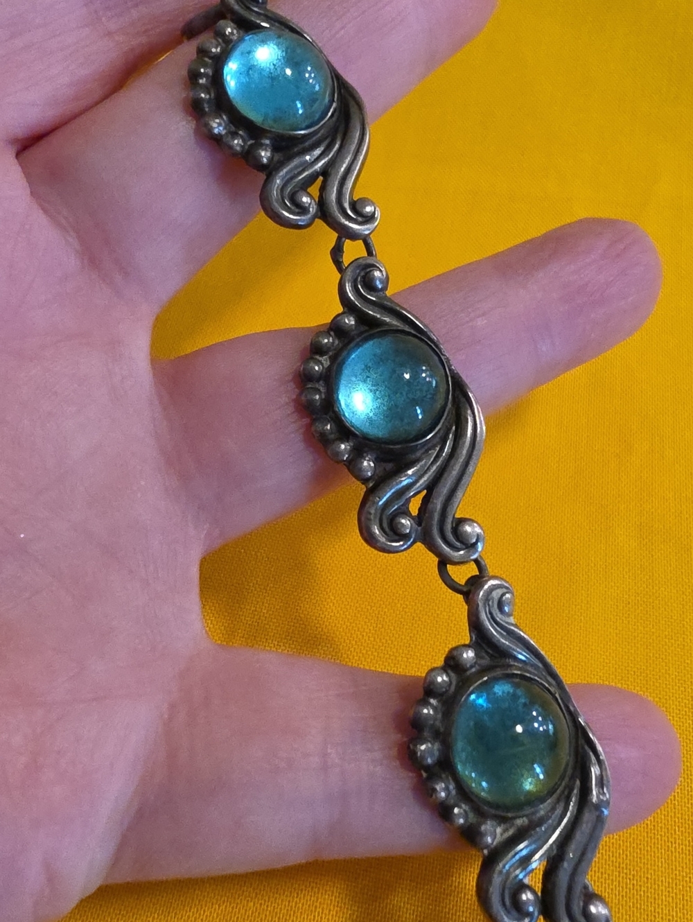 Vintage Mid-Century Mexican Silver Bracelet ▪︎ Blue & Green Glass Cabochons - Picture 6 of 14